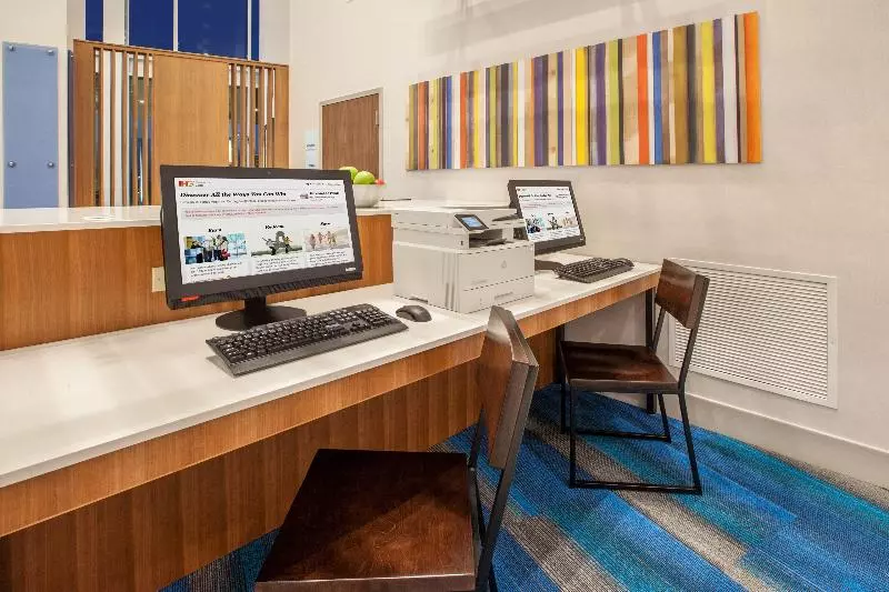 ホテル Holiday Inn Express & Suites Indianapolis Ne   Noblesville By Ihg