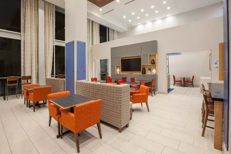 ホテル Holiday Inn Express & Suites Indianapolis Ne   Noblesville By Ihg