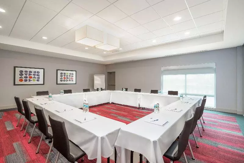 ホテル Holiday Inn Express & Suites Indianapolis Ne   Noblesville By Ihg