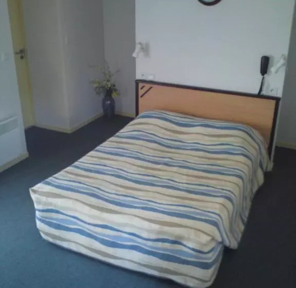 ホテル L Hostellerie Des Lacs
