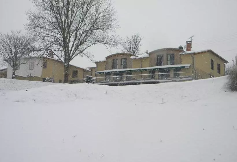 ホテル L Hostellerie Des Lacs