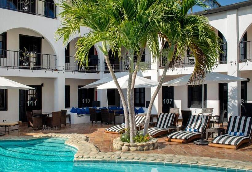 فندق La Marina Inn