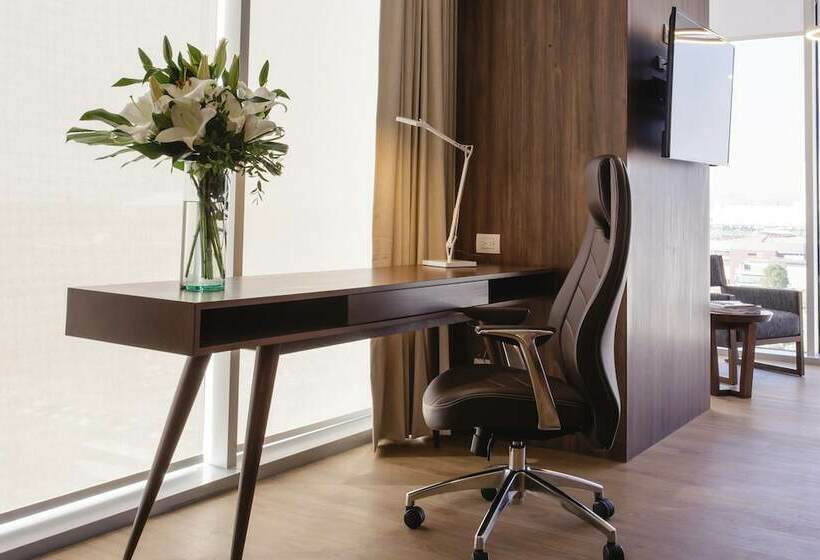 هتل Nh Collection Leon Expo