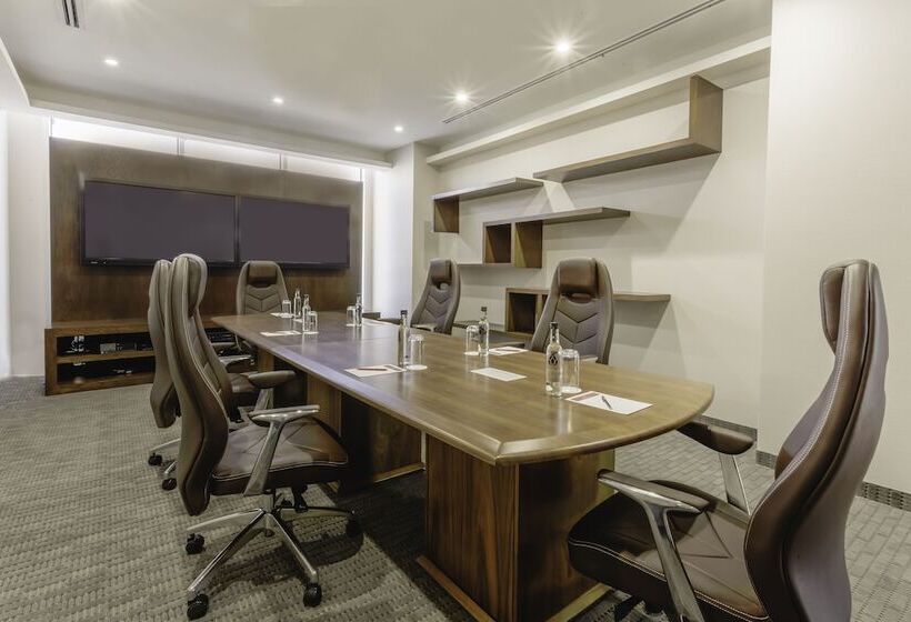 هتل Nh Collection Leon Expo