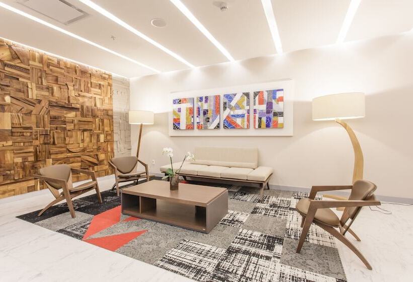 هتل Nh Collection Leon Expo