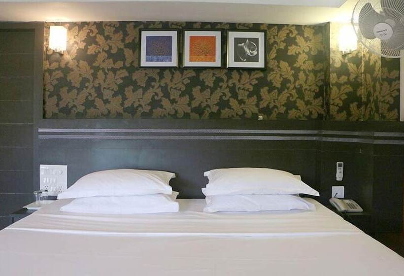 Отель Palm Village Resort