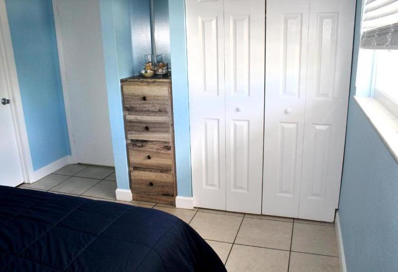 Szálloda The Bay Inn At The Lani Kai