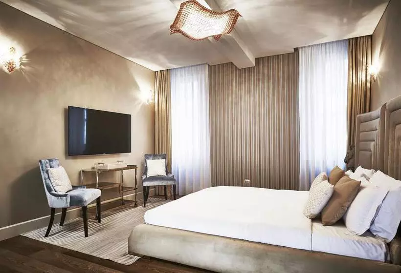 هتل The Suites