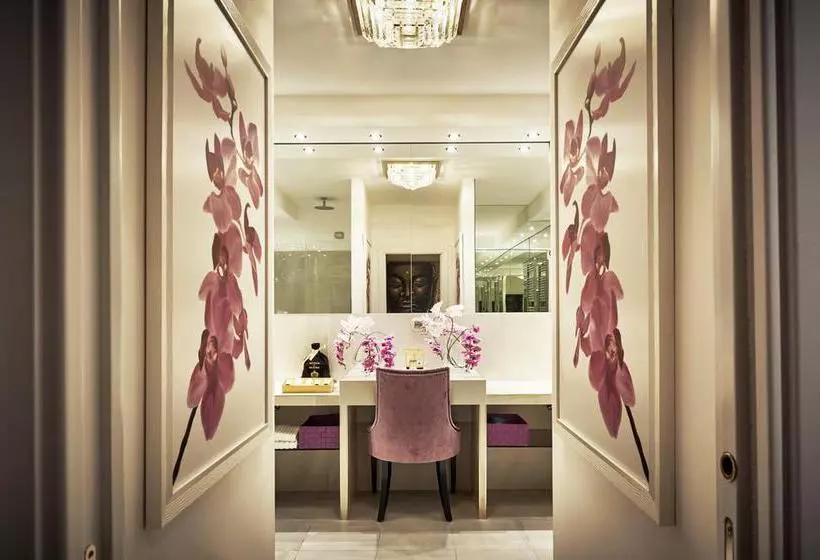 هتل The Suites