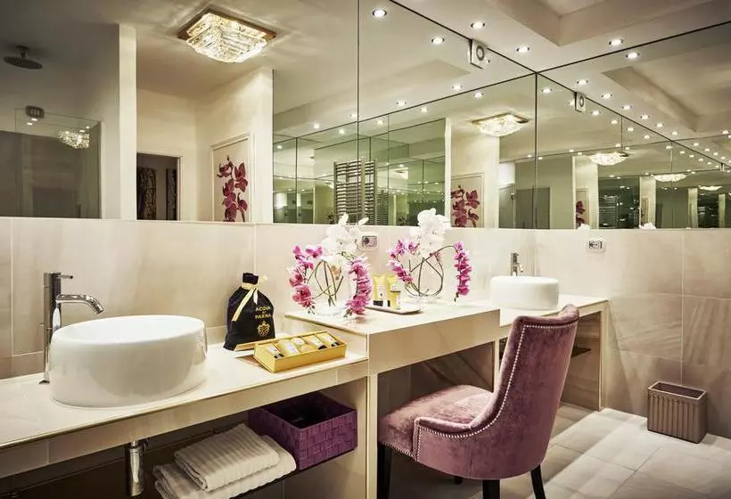 هتل The Suites