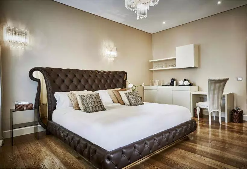 هتل The Suites