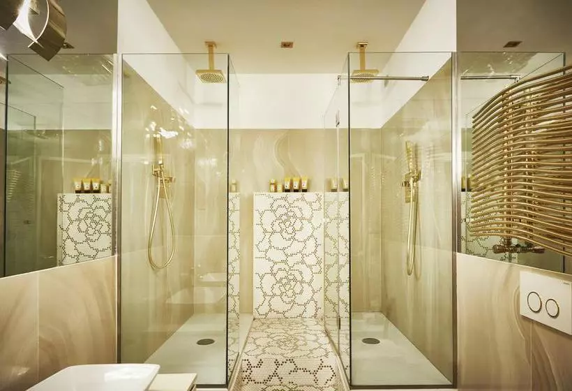 هتل The Suites