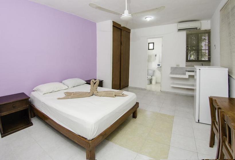 בית מלון כפרי The Yak Hostel