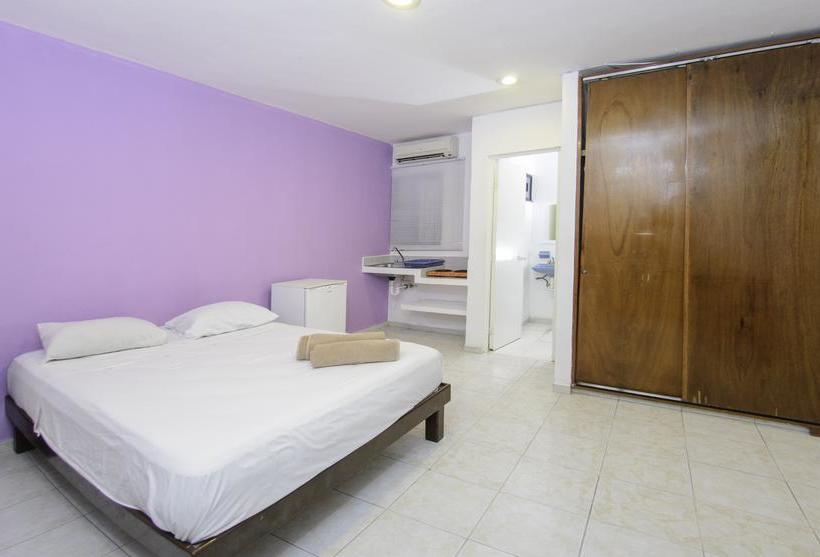 בית מלון כפרי The Yak Hostel