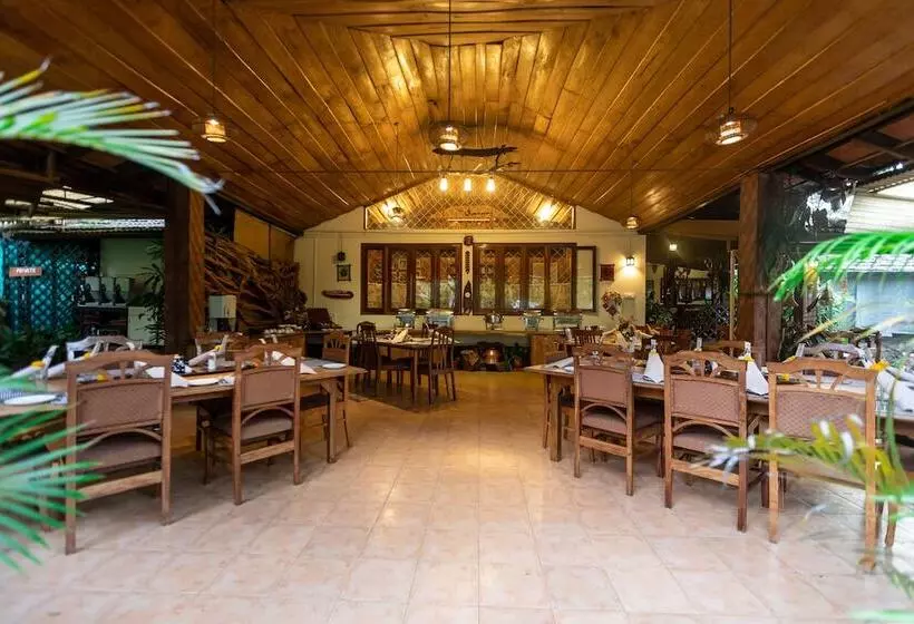 ホテル Tranquil Resort Wayanad