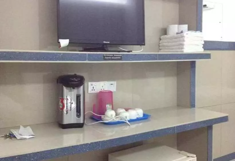 ユースホステル Burmahtel