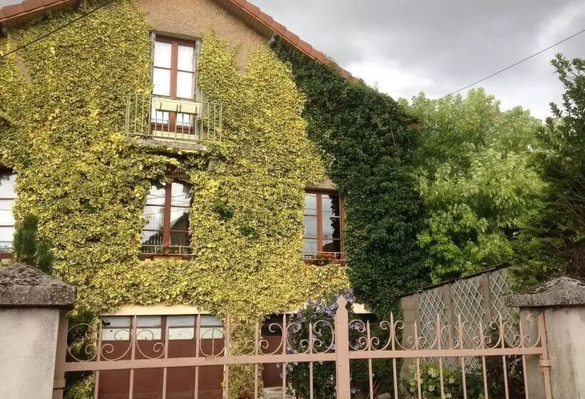 ベッドアンドブレックファースト Chambres D'hôtes Des 3 Rois