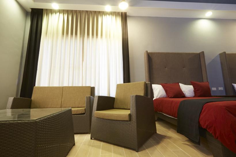 تختخواب و صبحانه The Town Homestay