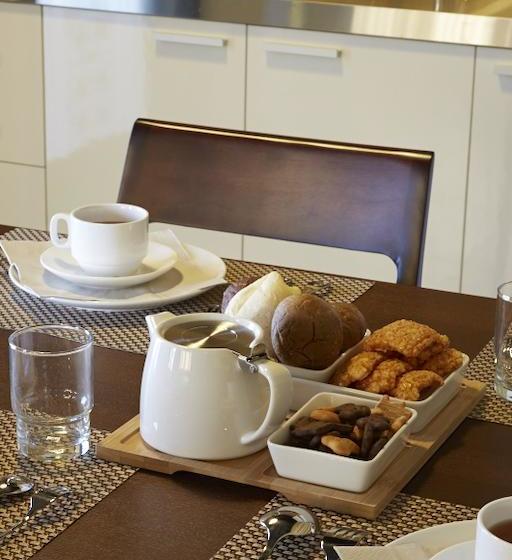 تختخواب و صبحانه The Town Homestay