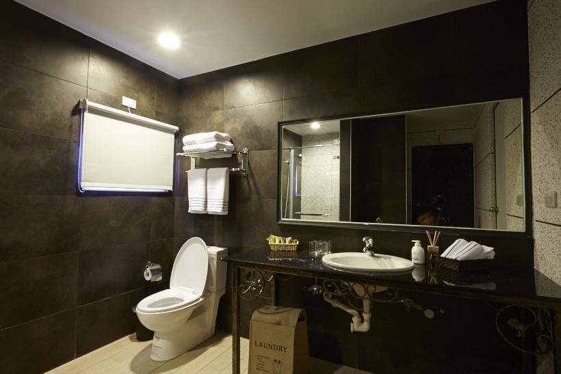 تختخواب و صبحانه The Town Homestay