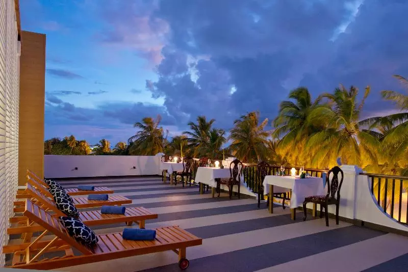 هتل Crystal Sands Villa