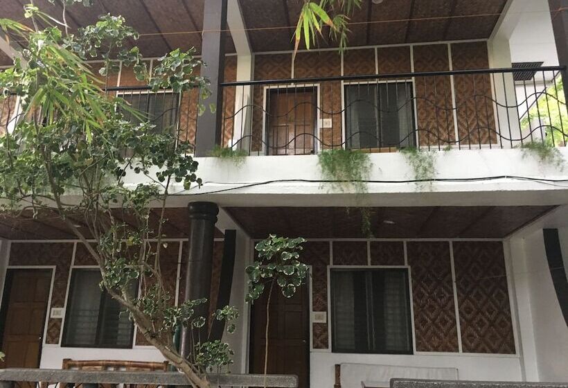 בית מלון כפרי Eve S Kiosk Dive Resort