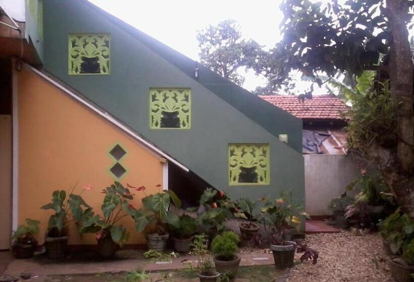 ホテル Himasha Guest