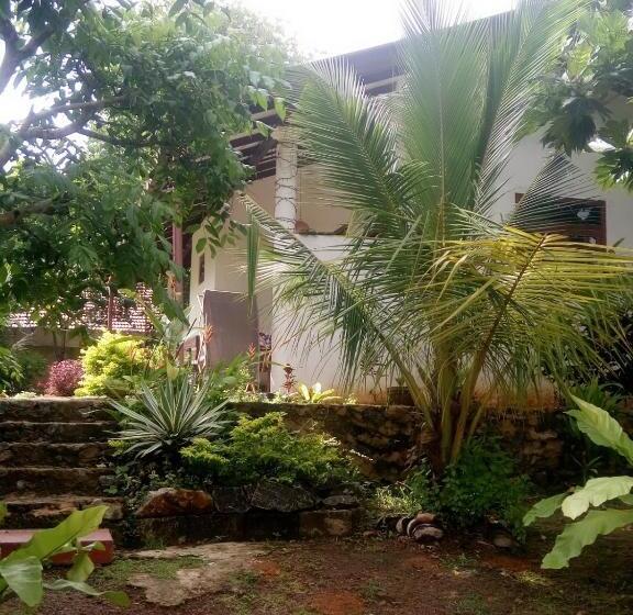 ホテル Himasha Guest