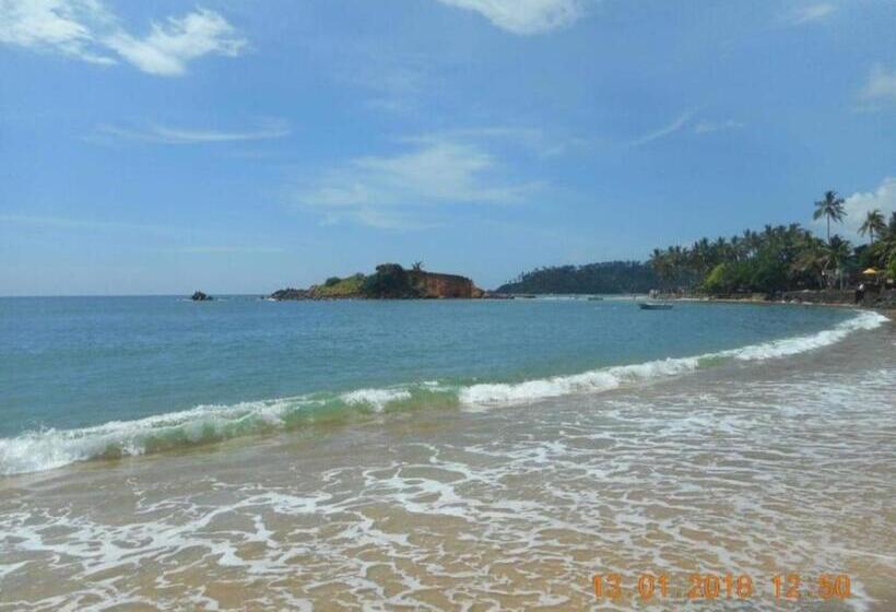 ホテル Himasha Guest