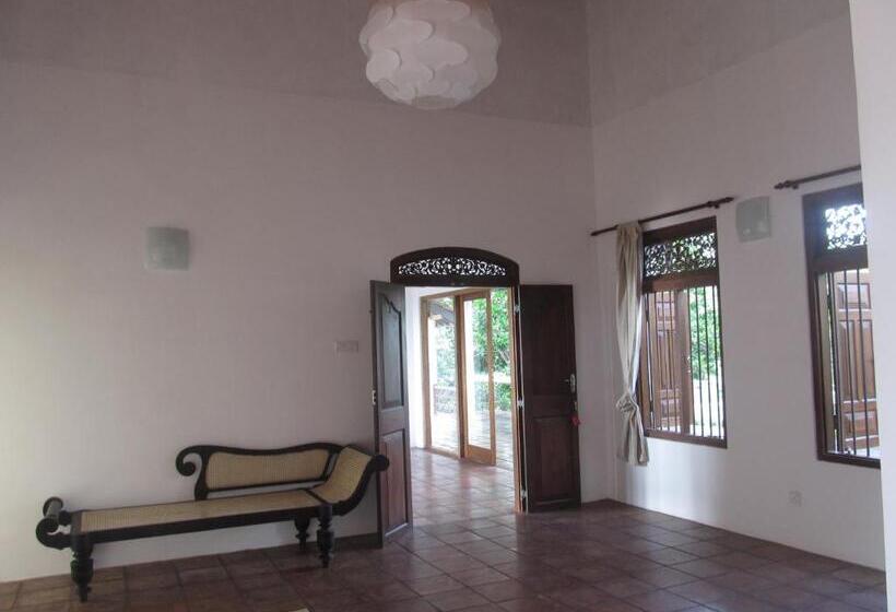 בית מלון כפרי Land's End Villa