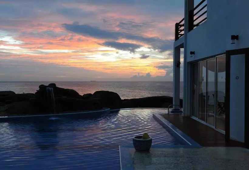 ホテル Land's End Villa