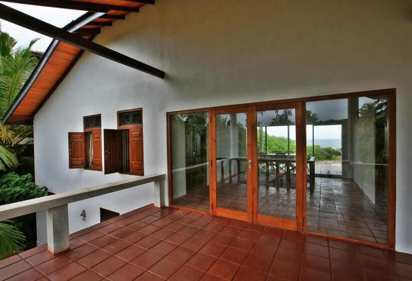 בית מלון כפרי Land's End Villa