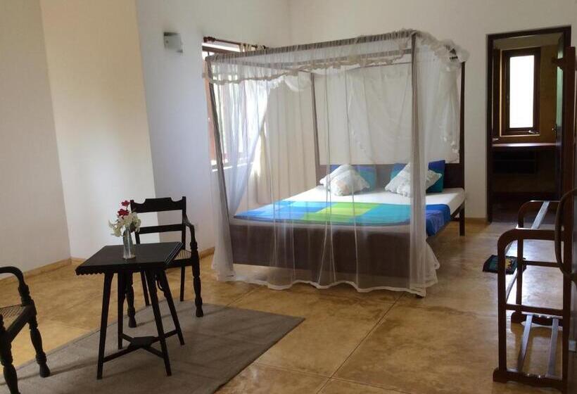 בית מלון כפרי Land's End Villa