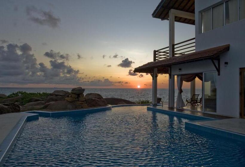 בית מלון כפרי Land's End Villa