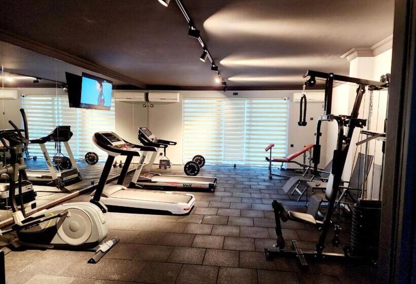 هتل Neptun Kvariati