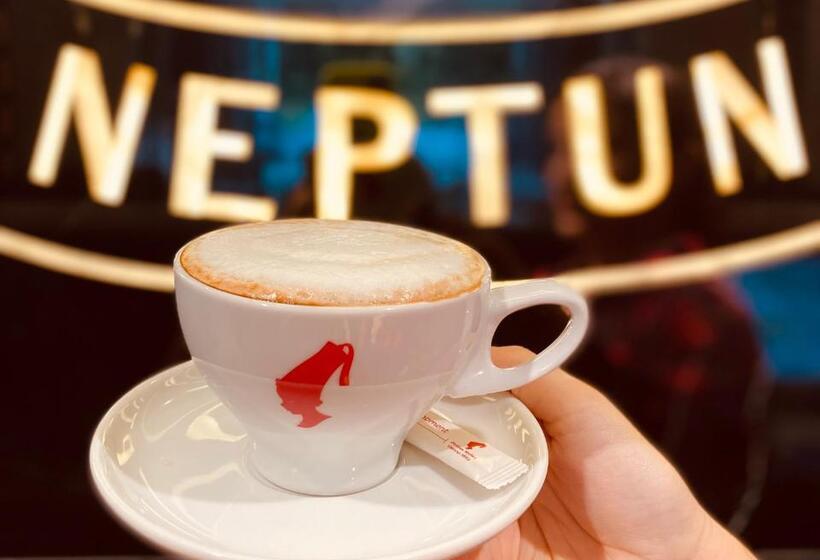 هتل Neptun Kvariati