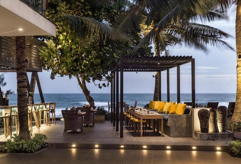 Owl And The Pussycat Hotel & Restaurant