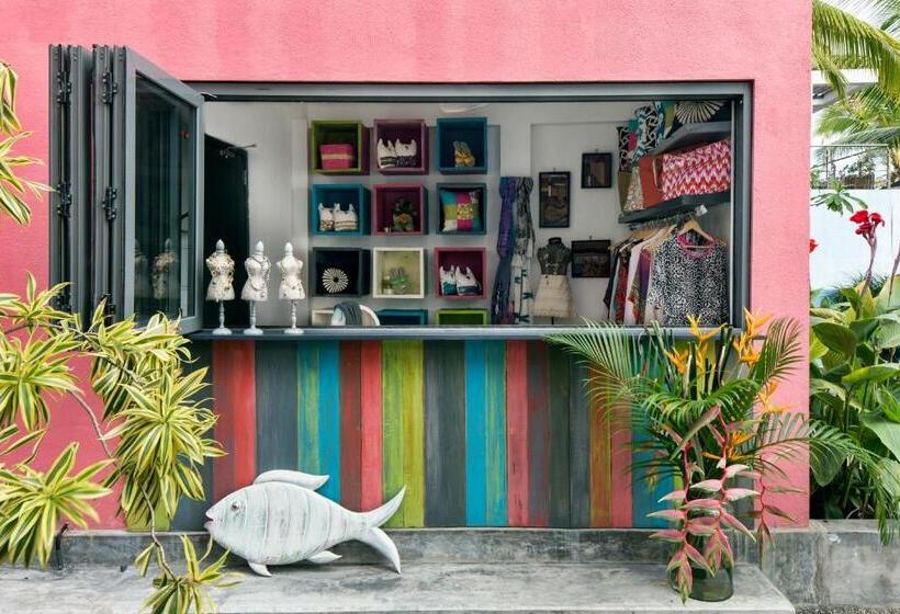 Owl And The Pussycat Hotel & Restaurant