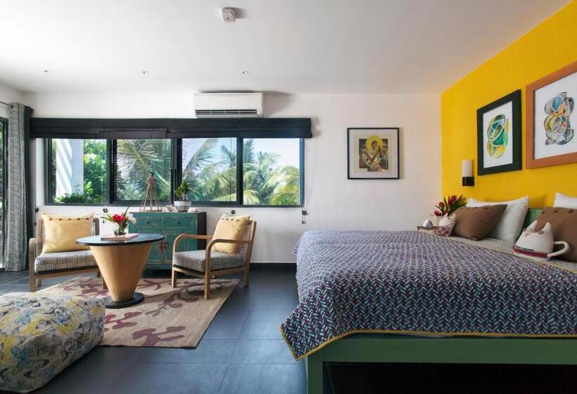 Owl And The Pussycat Hotel & Restaurant