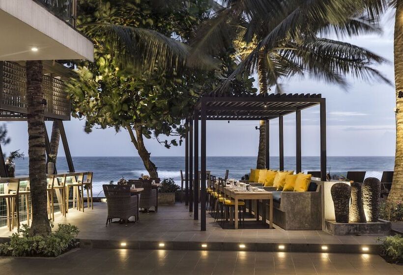 Owl And The Pussycat Hotel & Restaurant