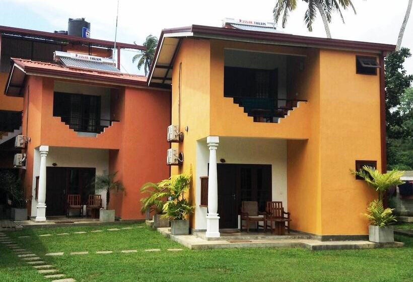 Hotel Riverside Cabanas