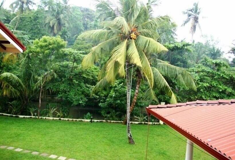 Hotel Riverside Cabanas