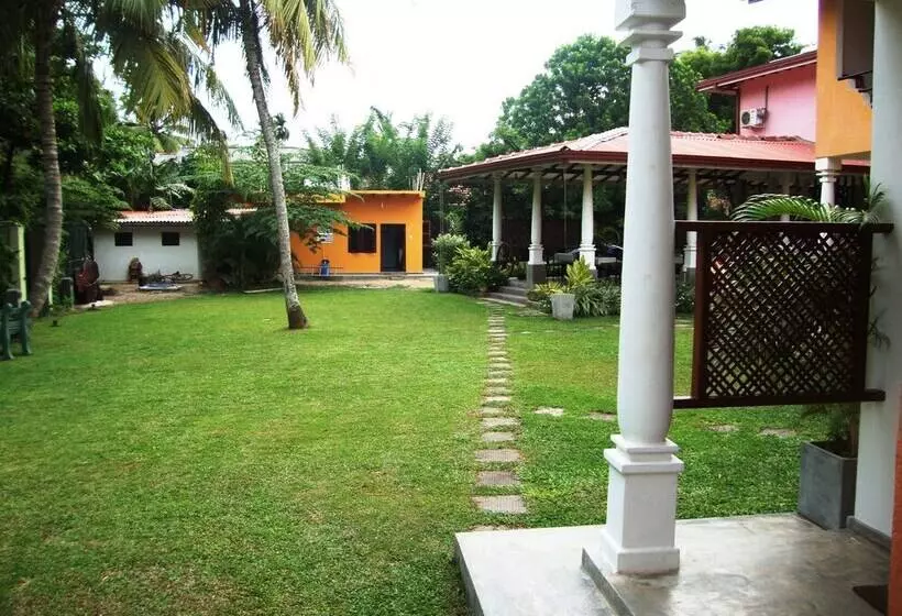 Hotelli Riverside Cabanas