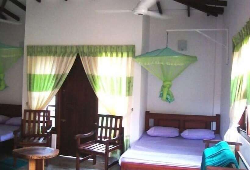 Hotel Riverside Cabanas