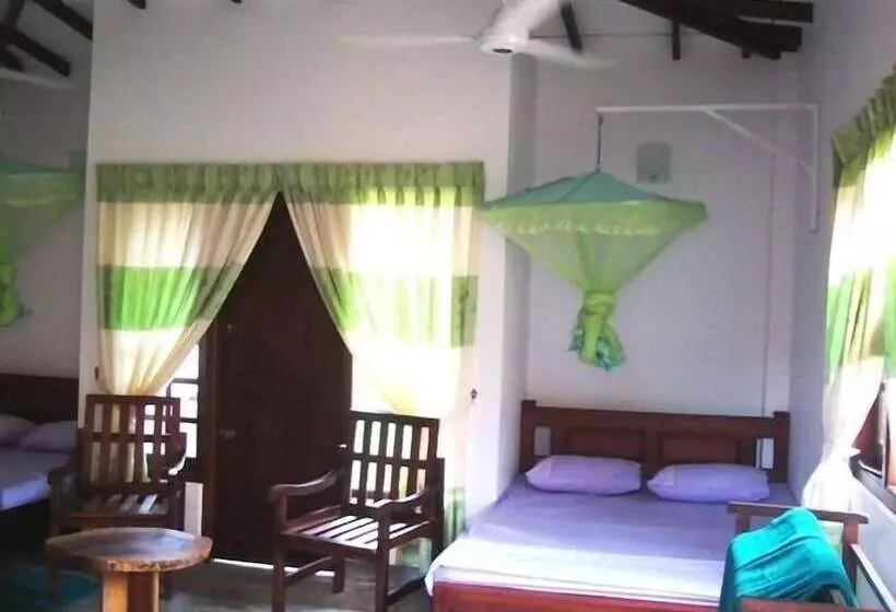 Hotelli Riverside Cabanas