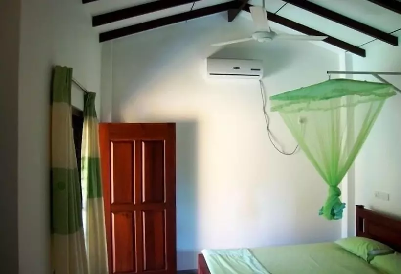 Hotelli Riverside Cabanas