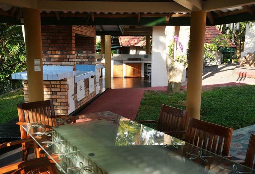 בית מלון כפרי The Hilltop Boosa