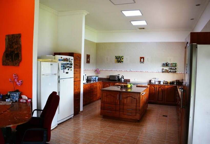 בית מלון כפרי The Hilltop Boosa