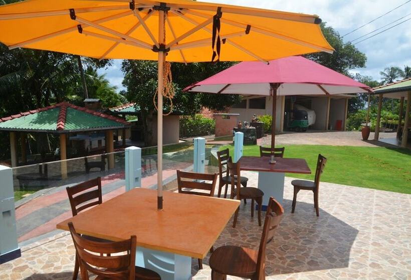 בית מלון כפרי The Hilltop Boosa