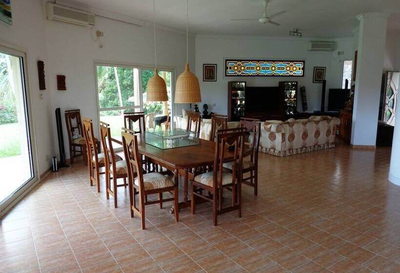 בית מלון כפרי The Hilltop Boosa